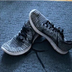 Nike Fly Knit Running Sneaker